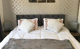 2 Room Flat Central Swansea